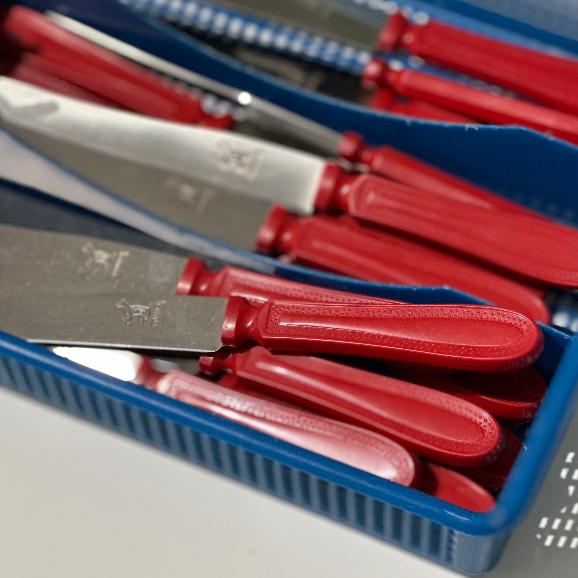 "Le Chien" knife red handle - utilitybrighton