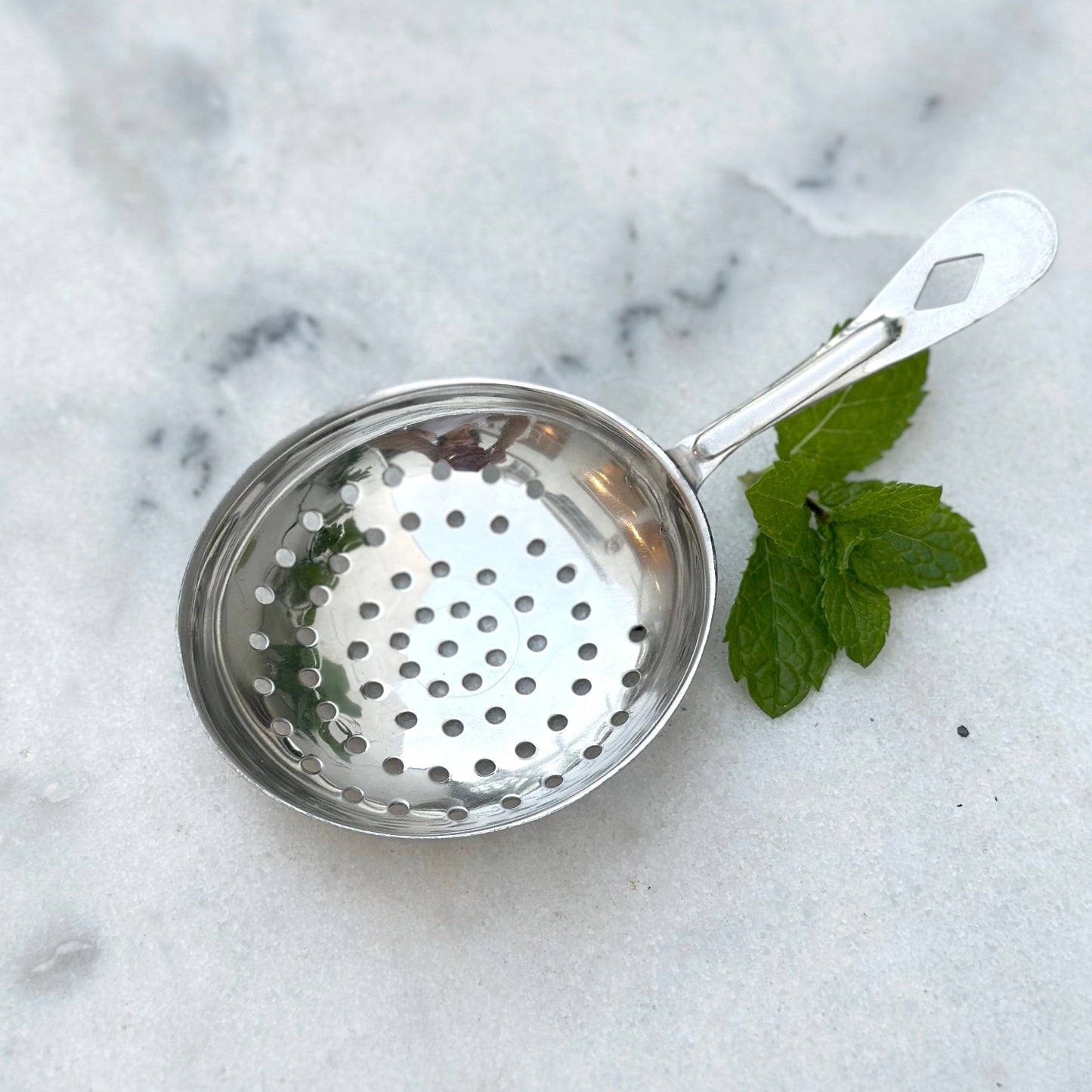 Mint julep strainer