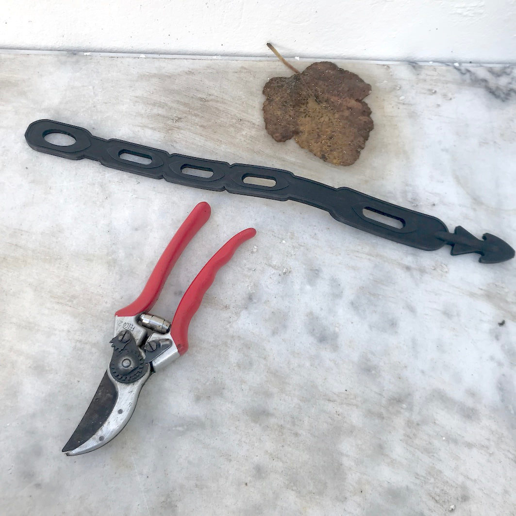 Rubber tie aka gummiband - utilitybrighton