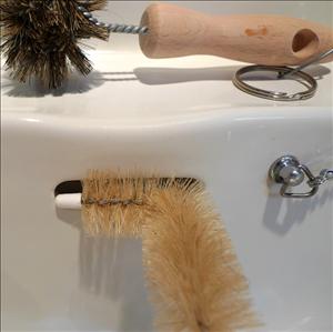 Sink brushes