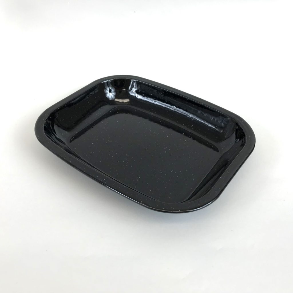 Black enamel bake pan