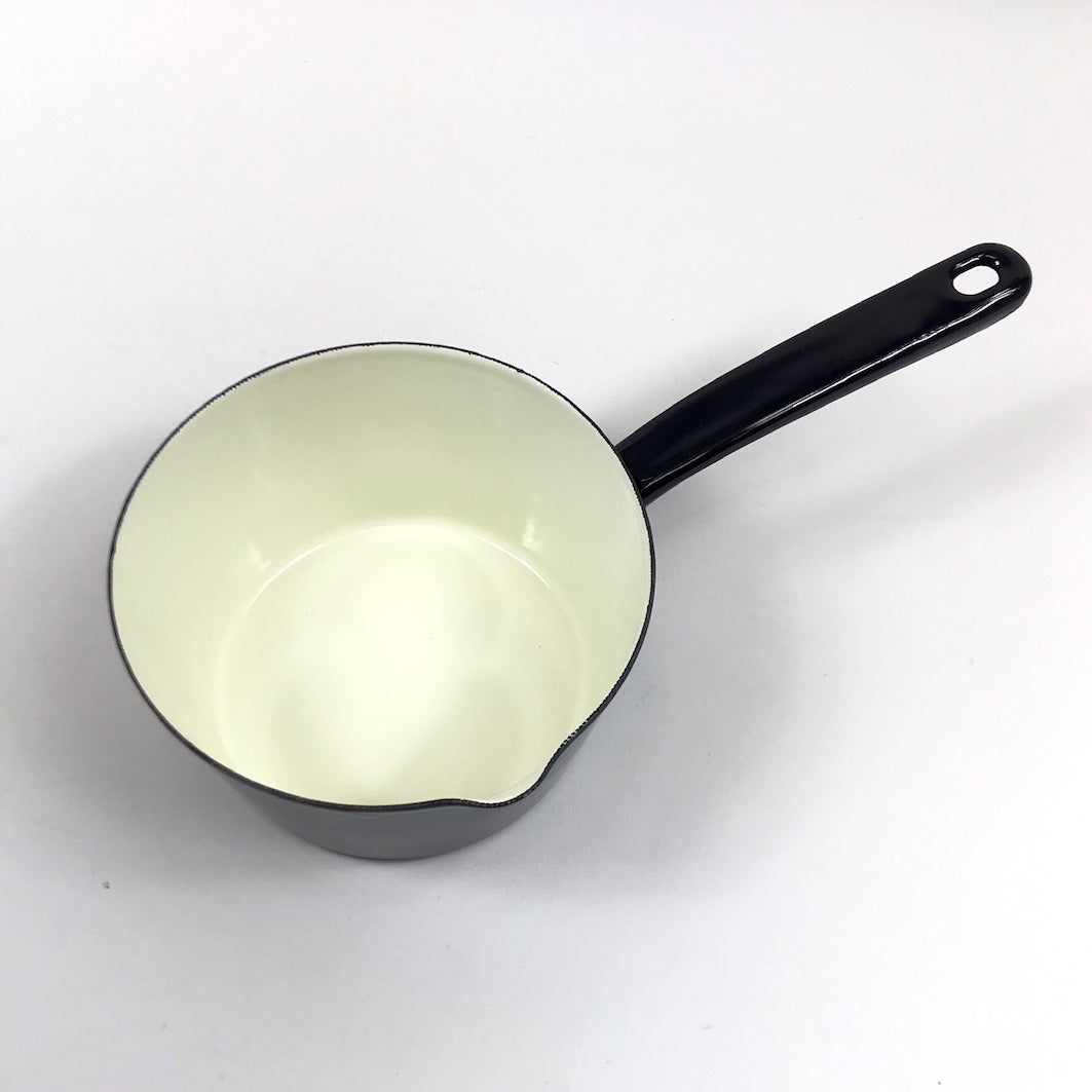 Enamel saucepan