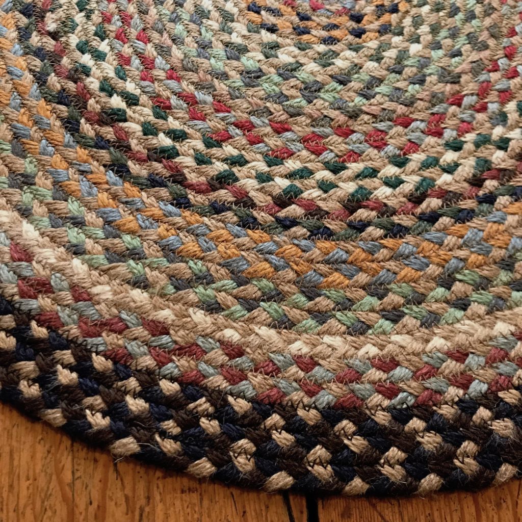 Braided rug co Misty Blue curved detail