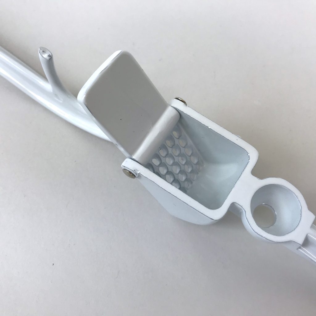 Garlic press open detail