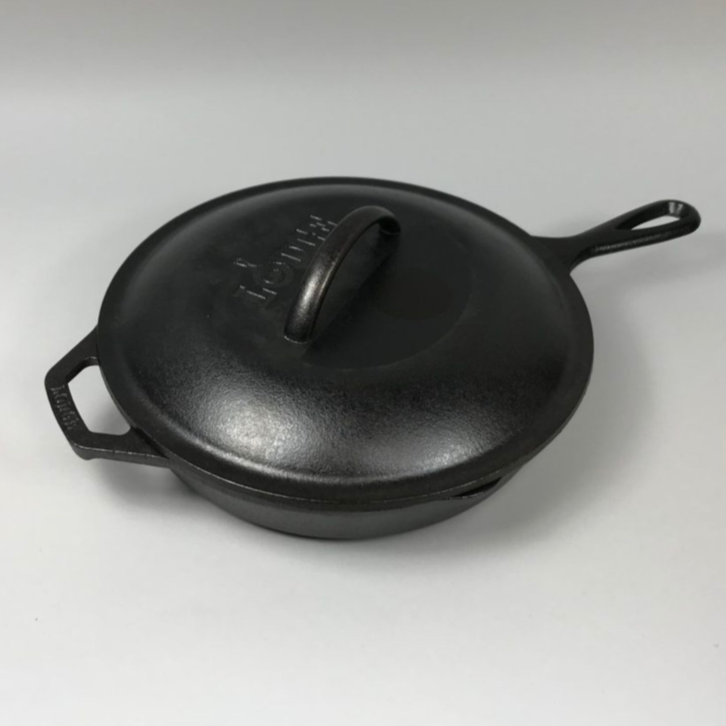 Lodge cast iron skillet 10 with lid 2
