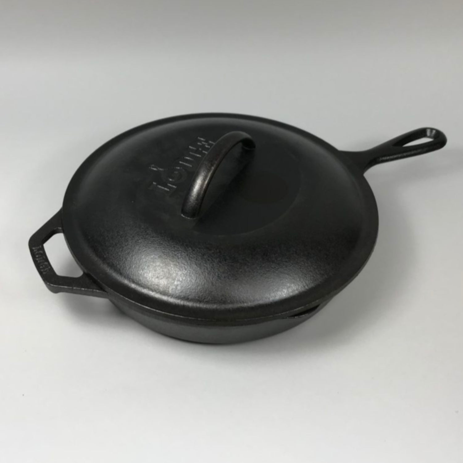 Lodge cast iron skillet 10 with lid 2