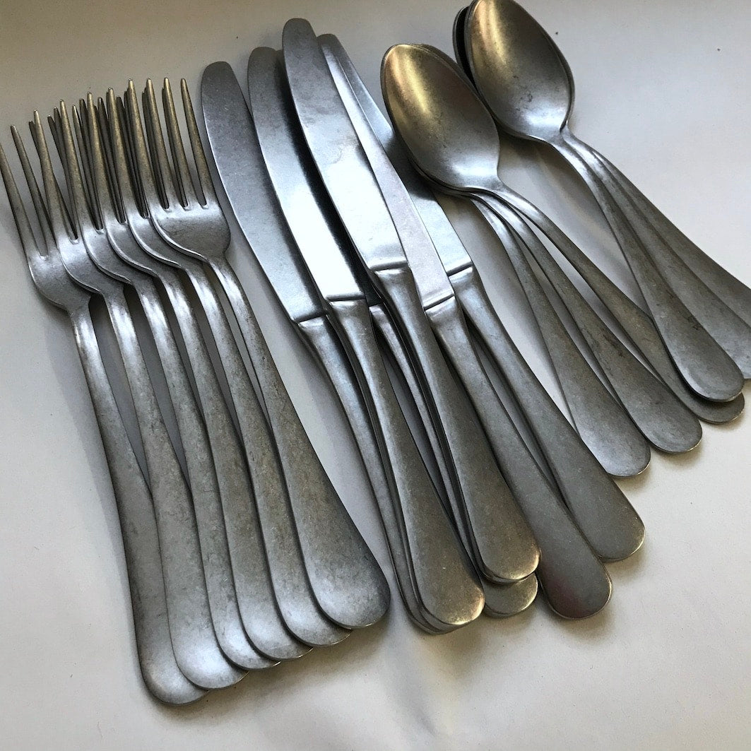 Matt finish cutlery place setting 6