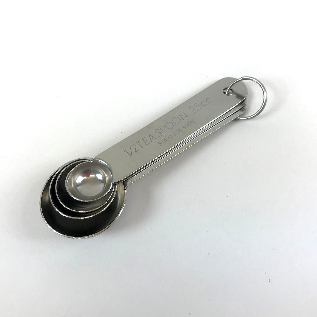 Stainless steel measuring spoon set