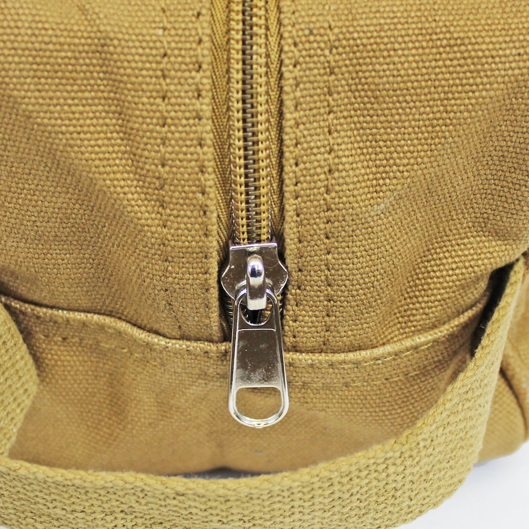 Canvas sponge bag toilet bag zip detail
