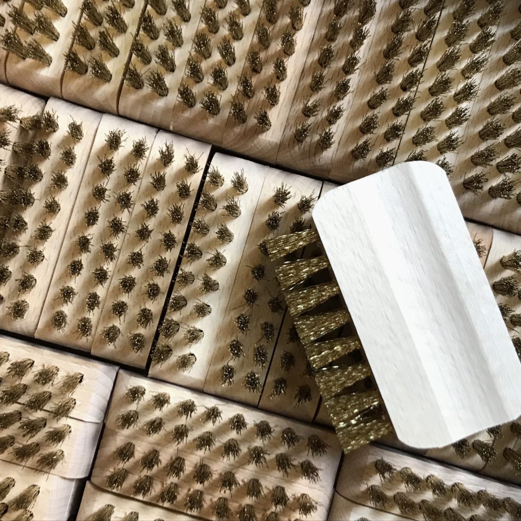 Suede brush multi