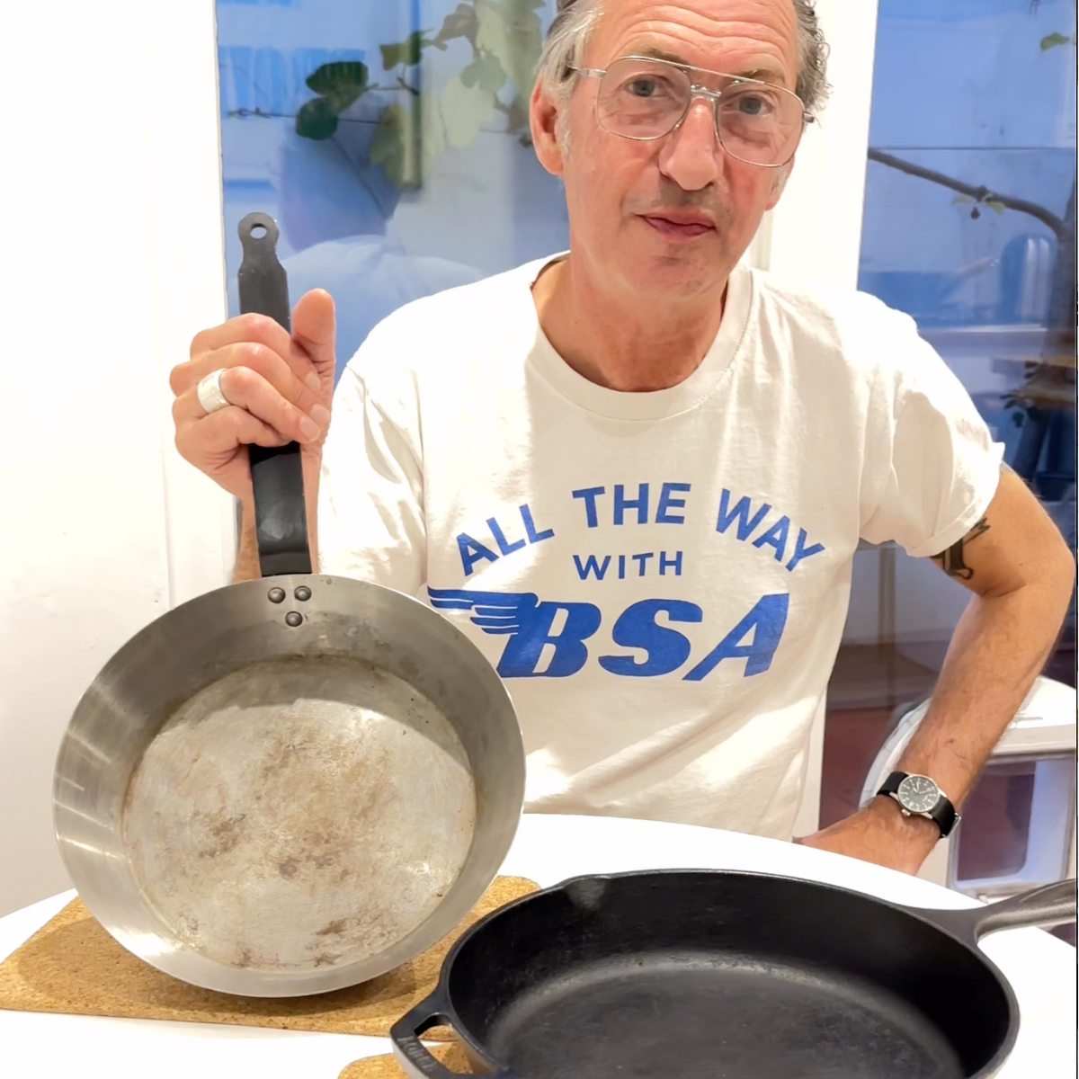 Skillet and frying pan demo