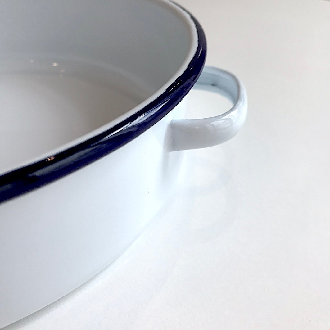 Enamel serving dish with handles