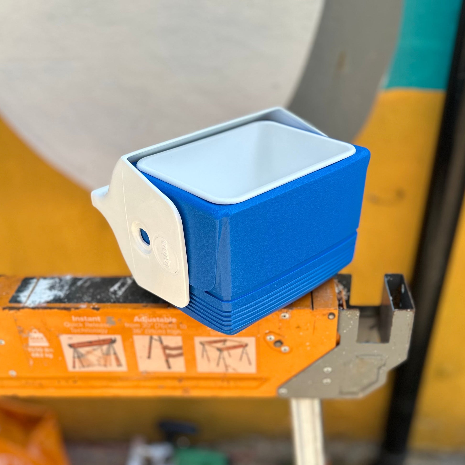 Igloo playmate coolbox blue open workbench