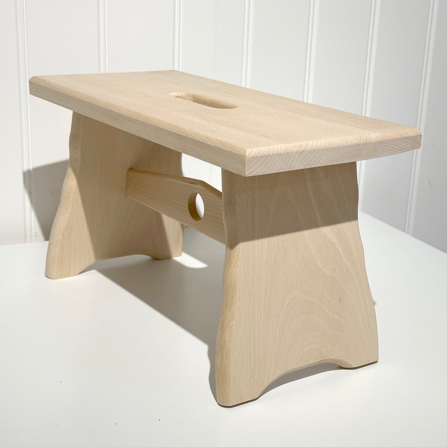 Beechwood step stool with handle