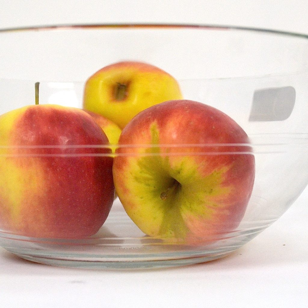 Duralex bowl apples detail