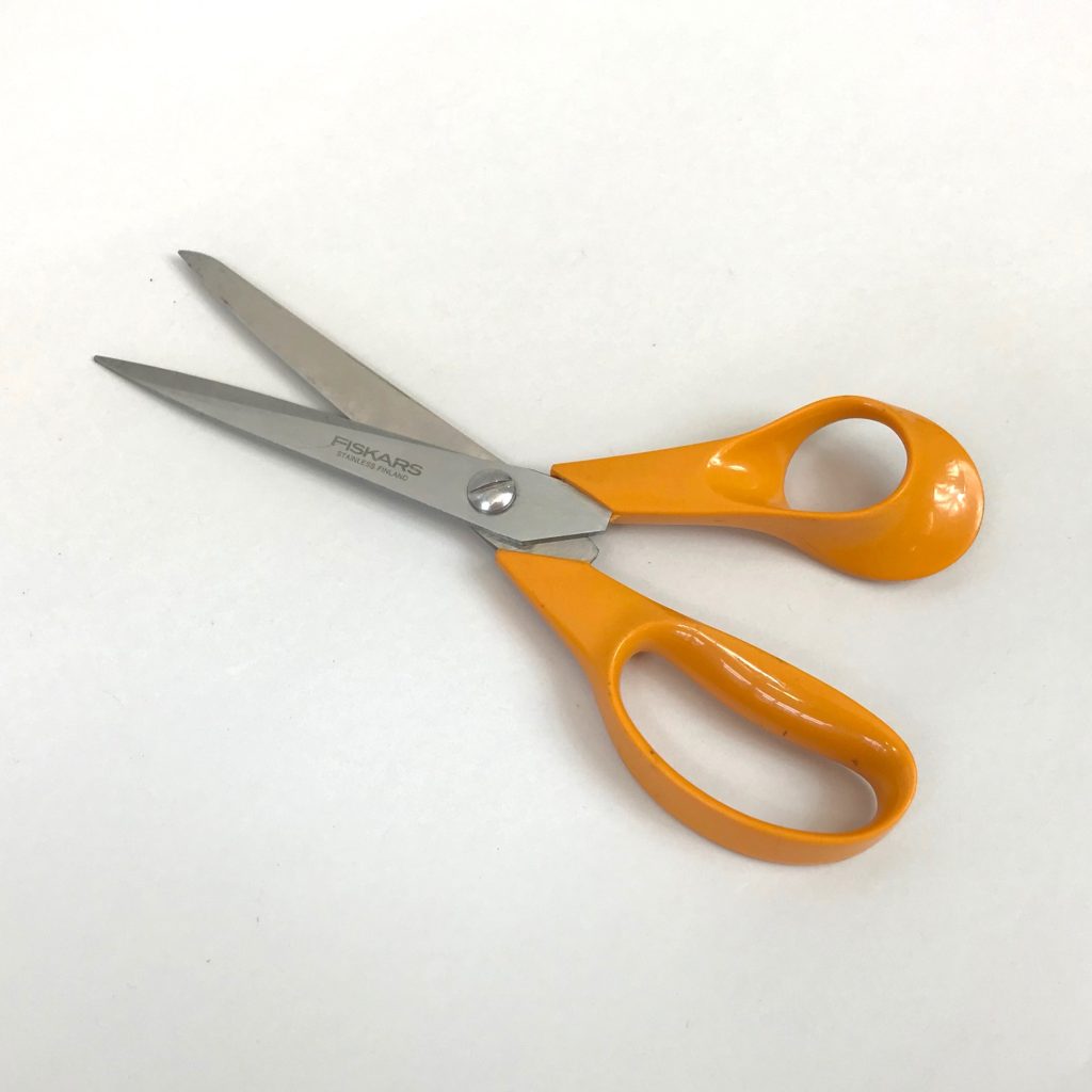 Fiskars 21cm household scissors open